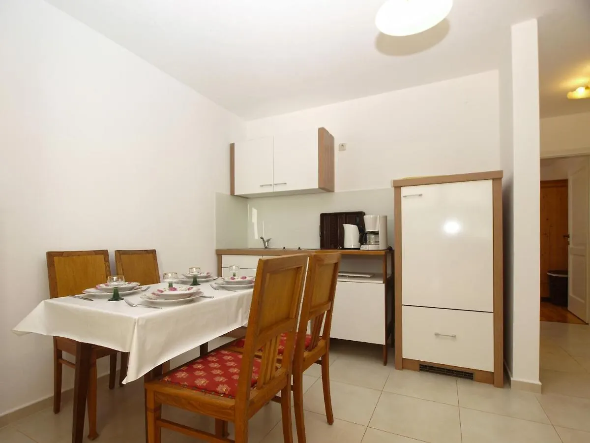 Apartments Vinkuran 2110 Pula