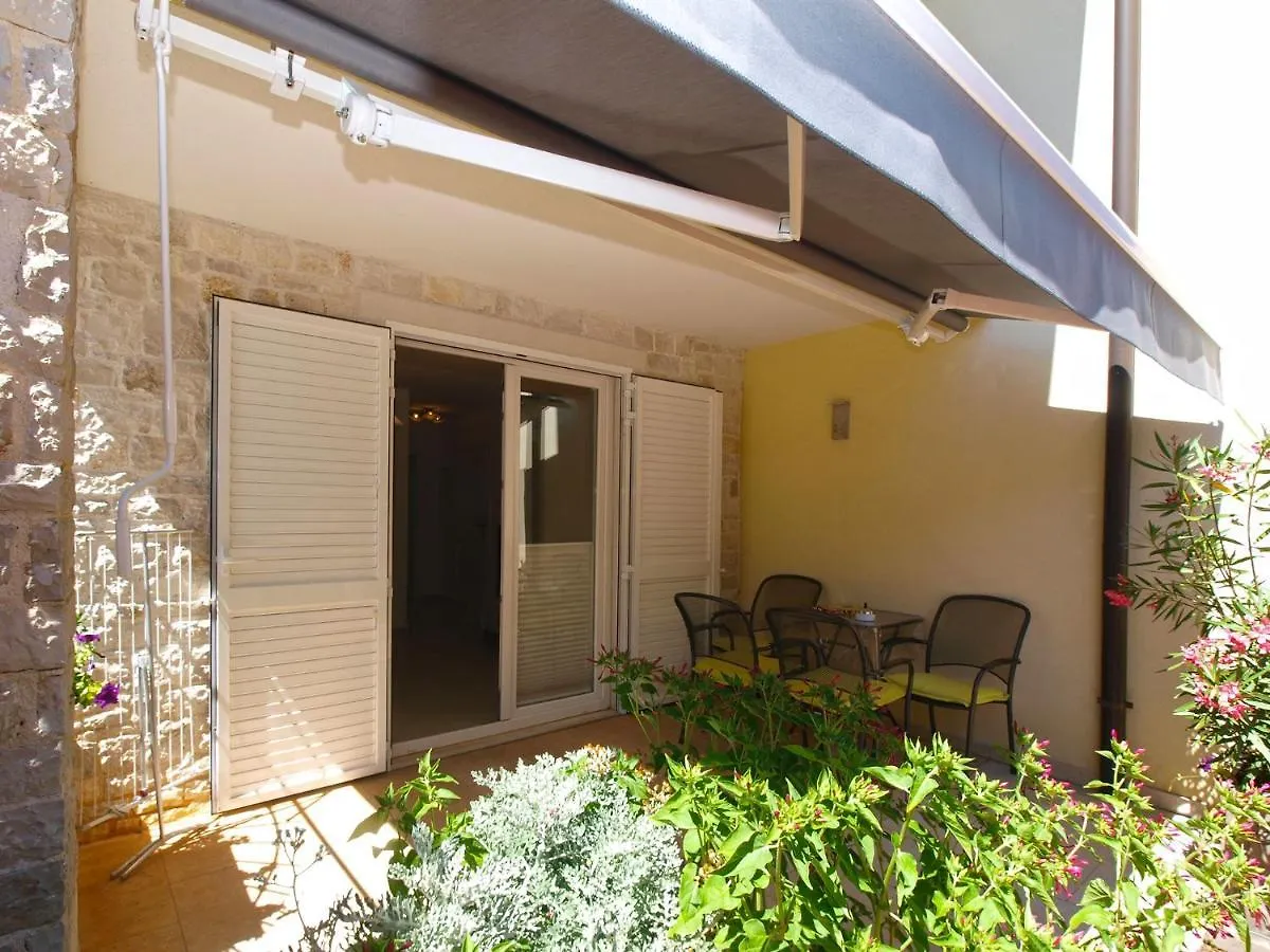 Apartments Vinkuran 2110 Pula
