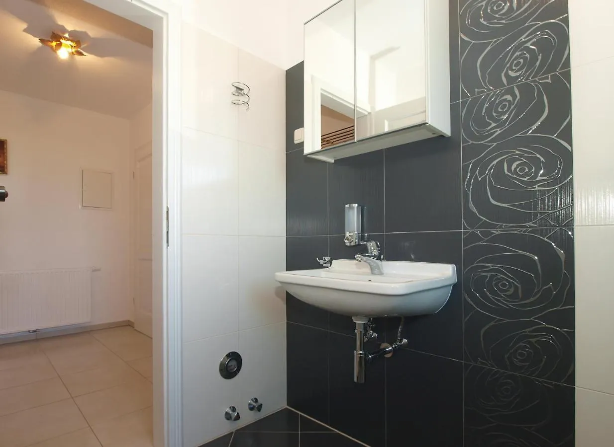 Apartments Vinkuran 2110 Pula